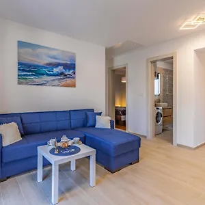  Apartment Blue Pula, New, Family Friendly, Comfortable, Free Parking And Wifi Kroatien