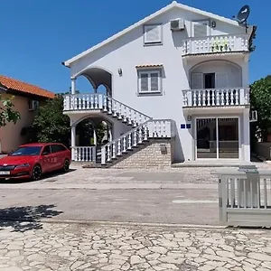  Apartment Ira Kroatien